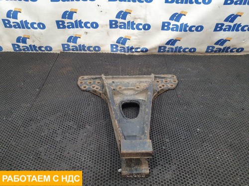 Кронштейн реактивной тяги левый