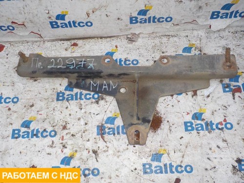 Кронштейн переднего бампера левый