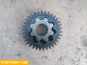 Шестерня привода масляного насоса