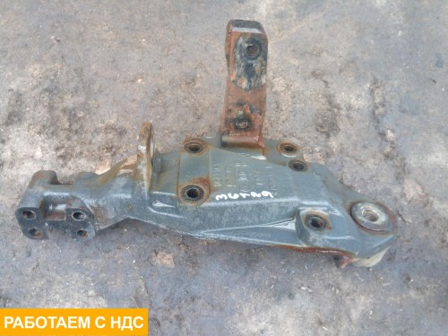 Кронштейн крепления передней рессоры левый