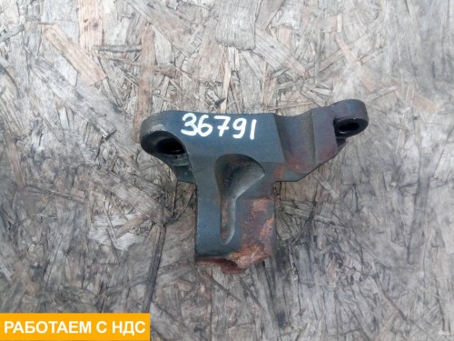 Кронштейн двигателя левый