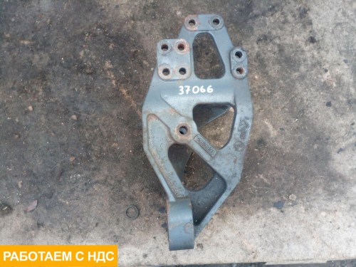 Кронштейн крепления передней рессоры левый