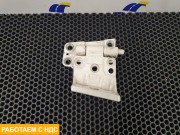 Петля двери правая