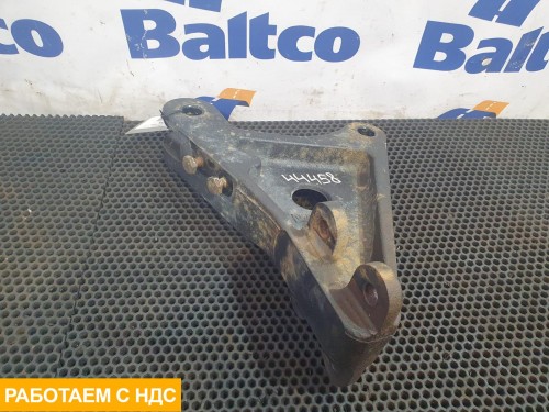 Кронштейн усилителя переднего бампера левый