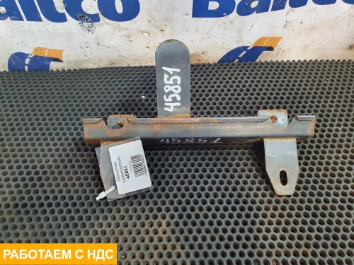 Кронштейн шумоизоляции правый