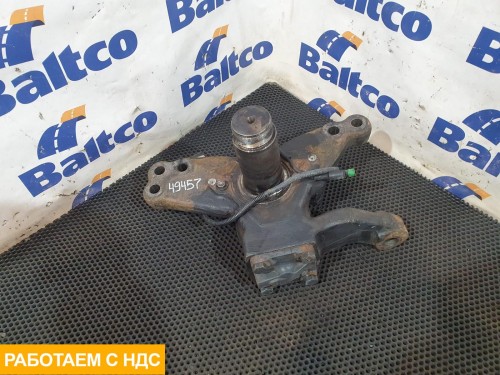 Кулак поворотный левый