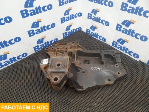 Кронштейн передней рессоры левый