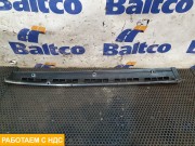 Накладка под лобовое стекло левая