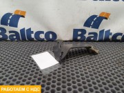 Кронштейн шумоизоляции правый