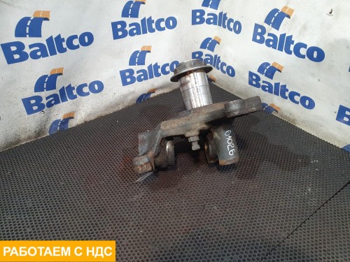 Кулак поворотный левый