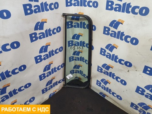 Стекло двери (форточка) левая