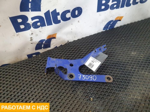 Кронштейн патрубков отопителя