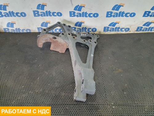 Кронштейн реактивной тяги правый