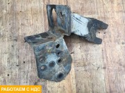 Кронштейн переднего бампера левый